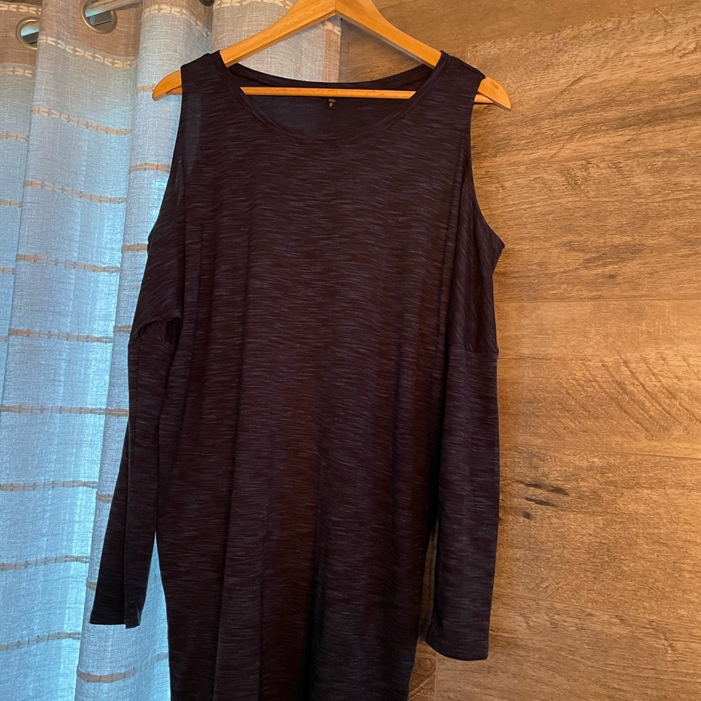 Offshoulders Long Shirt, size Medium